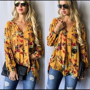 ♥️ 2 left ♥️Floral print lace reimburse tunic top